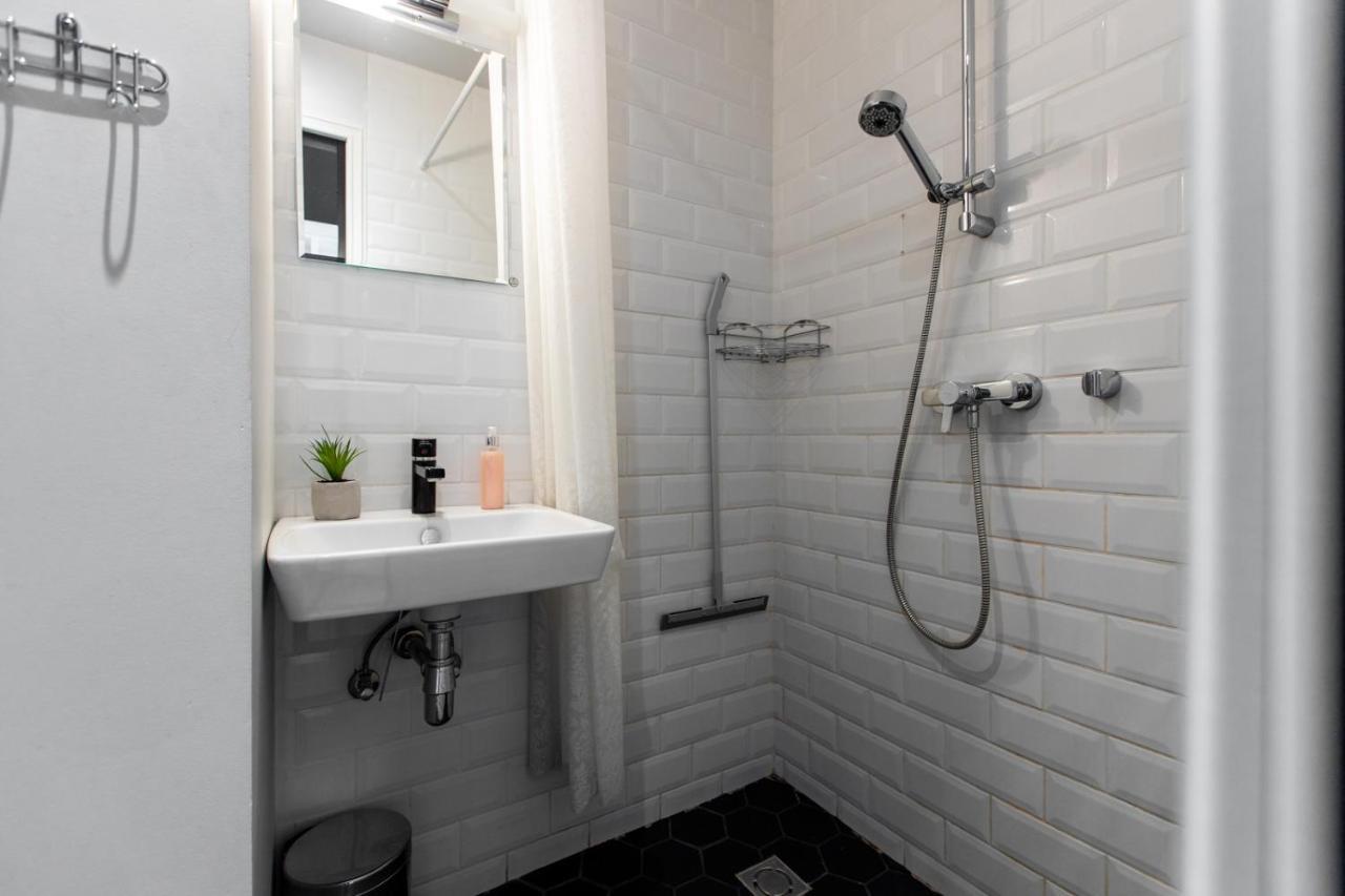 Stylish Studio In Perfect Location, 24H Reception Apartment Tallinn Exterior photo