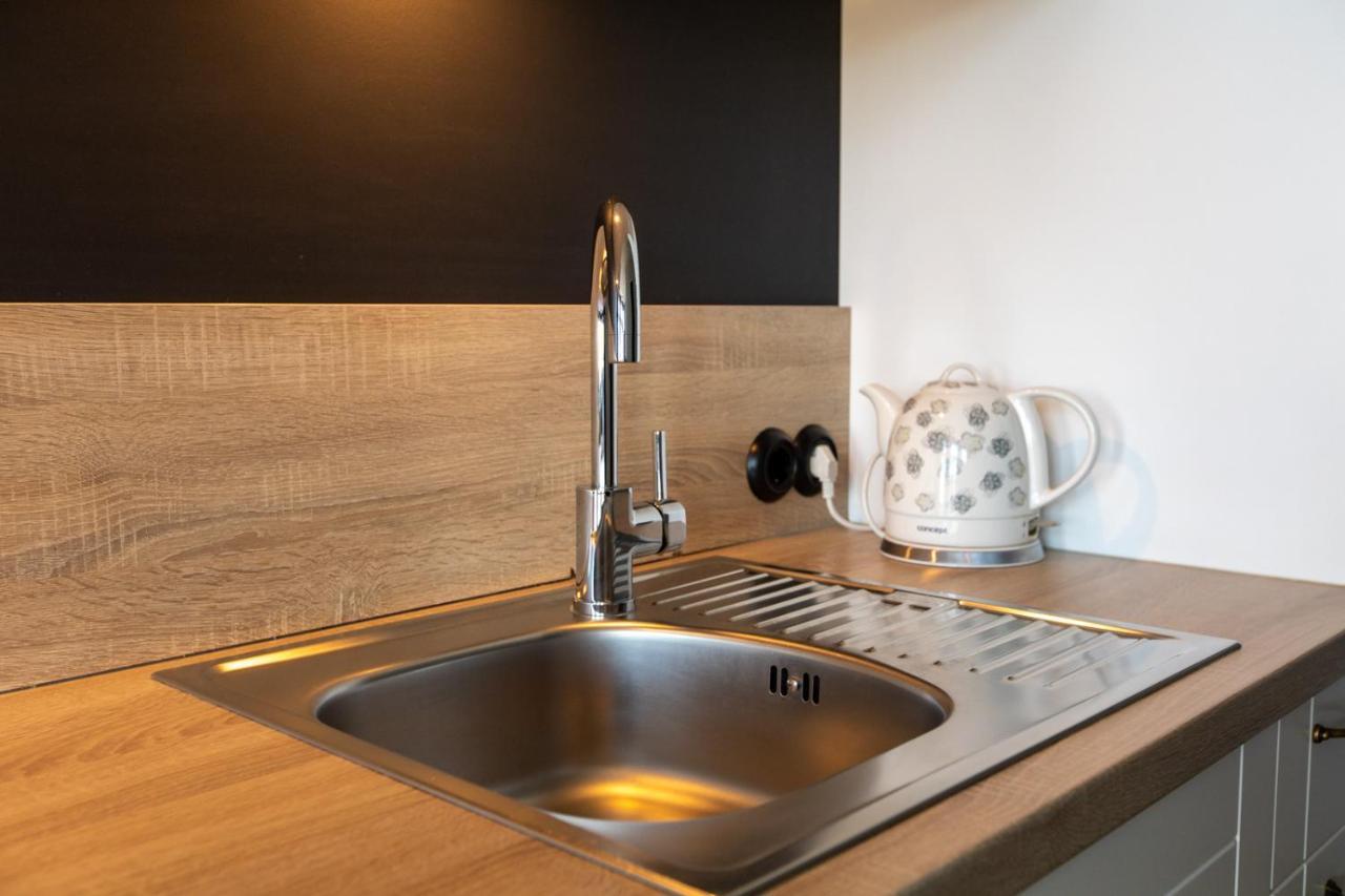 Stylish Studio In Perfect Location, 24H Reception Apartment Tallinn Exterior photo