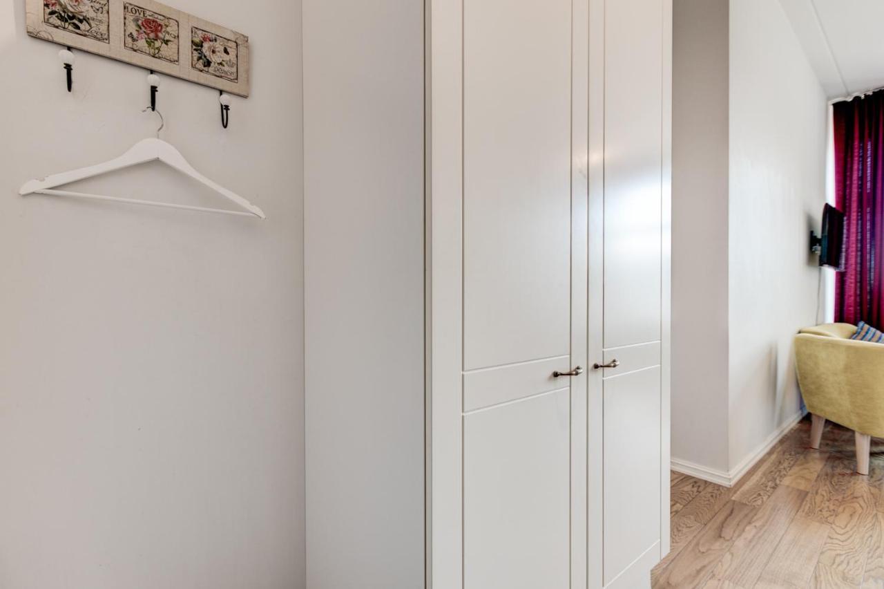 Stylish Studio In Perfect Location, 24H Reception Apartment Tallinn Exterior photo